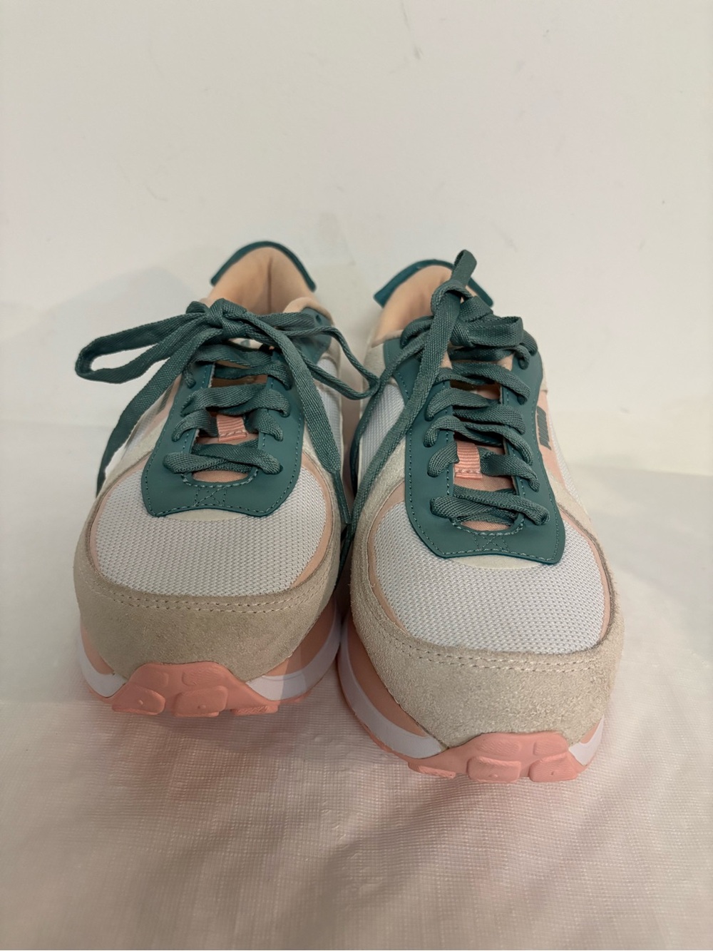 Puma Women's Teal and Light Pink Retro Runner Sneakers